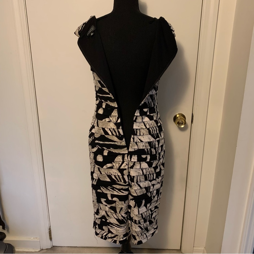 Adrianna Papell Dress Womens Size 8 Cream Print Bandage Bodycon V-Neck Cocktail - Picture 7 of 9